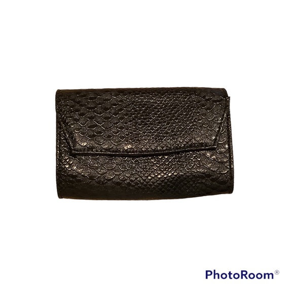 NWOT Black Alligator Pattern Black Leather Mini Purse Crossover - Picture 2 of 2